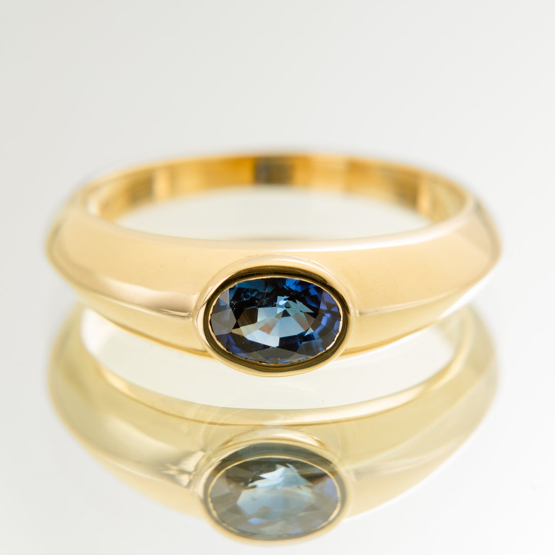 Royal Blue Sapphire Signet Ring in 14k Yellow Gold