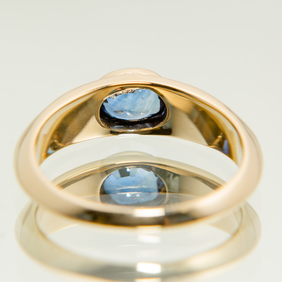 Royal Blue Sapphire Signet Ring in 14k Yellow Gold