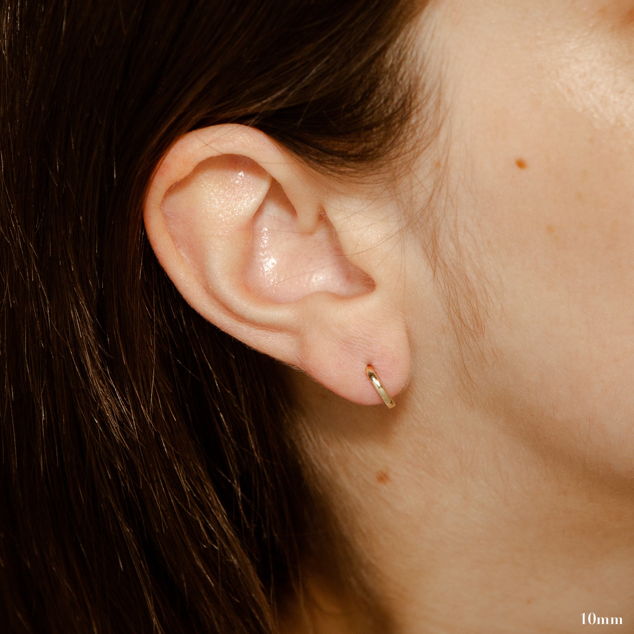 Huggie Hoop Earrings in 14k Yellow Gold